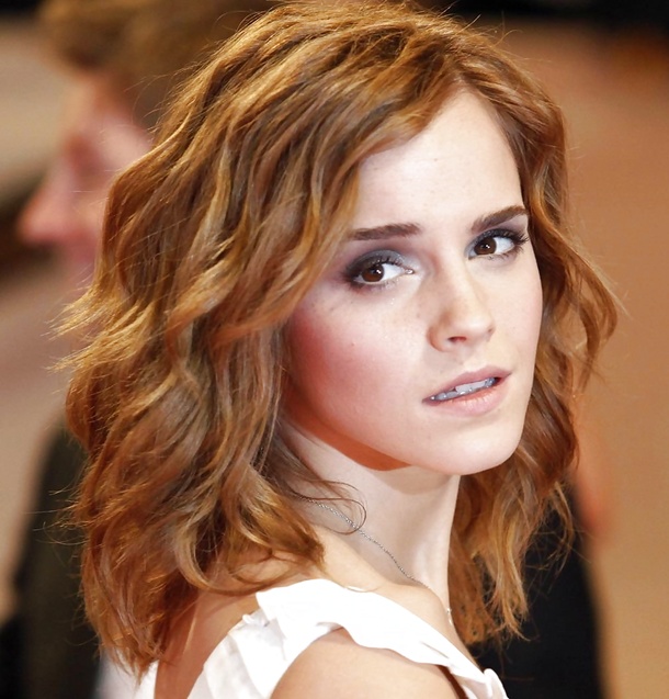 Emma Watson posing for you! - Picture 00