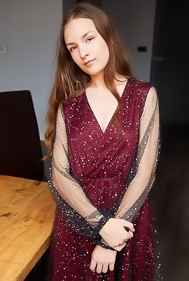 Bellaria Alluring Pussy Spread And Natural Beauty In An Artistic Set