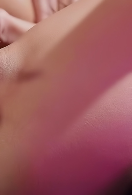 Vina Sky Persuades Her Partner with Eager Glistening Scissoring
