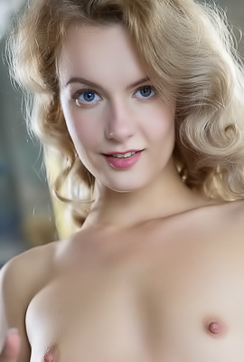 Lunas Chandelier-Lit Anticipation: Her Blonde Curls Taunt From Leather Chair