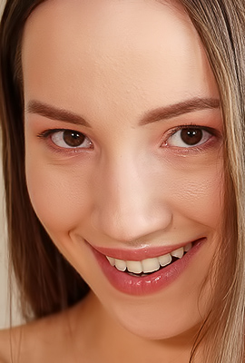 Kate Quinns Fingers Fly in a Fleshlight Edge Necessity