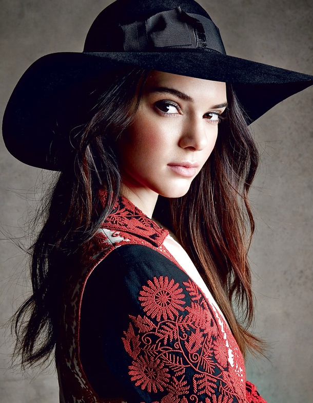 See the latest pics of famous model Kendall Jenner - Picture 05
