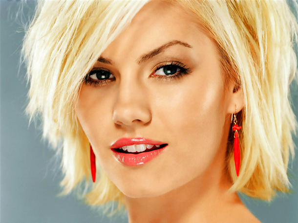 Pretty Canadian actress and model Elisha Cuthbert - Picture 07