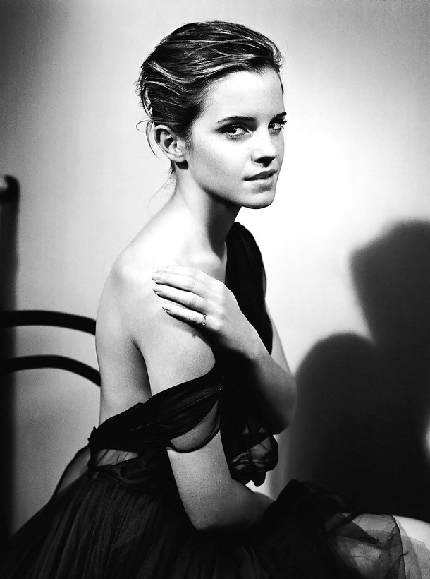 Emma Watson posing for you! - Picture 01