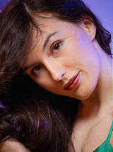 Luna Didier Teases In Bedroom With Green Fabric Adorned Legs - photo 00