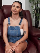Hailey Rose Sucking Fat Cock  - photo 01