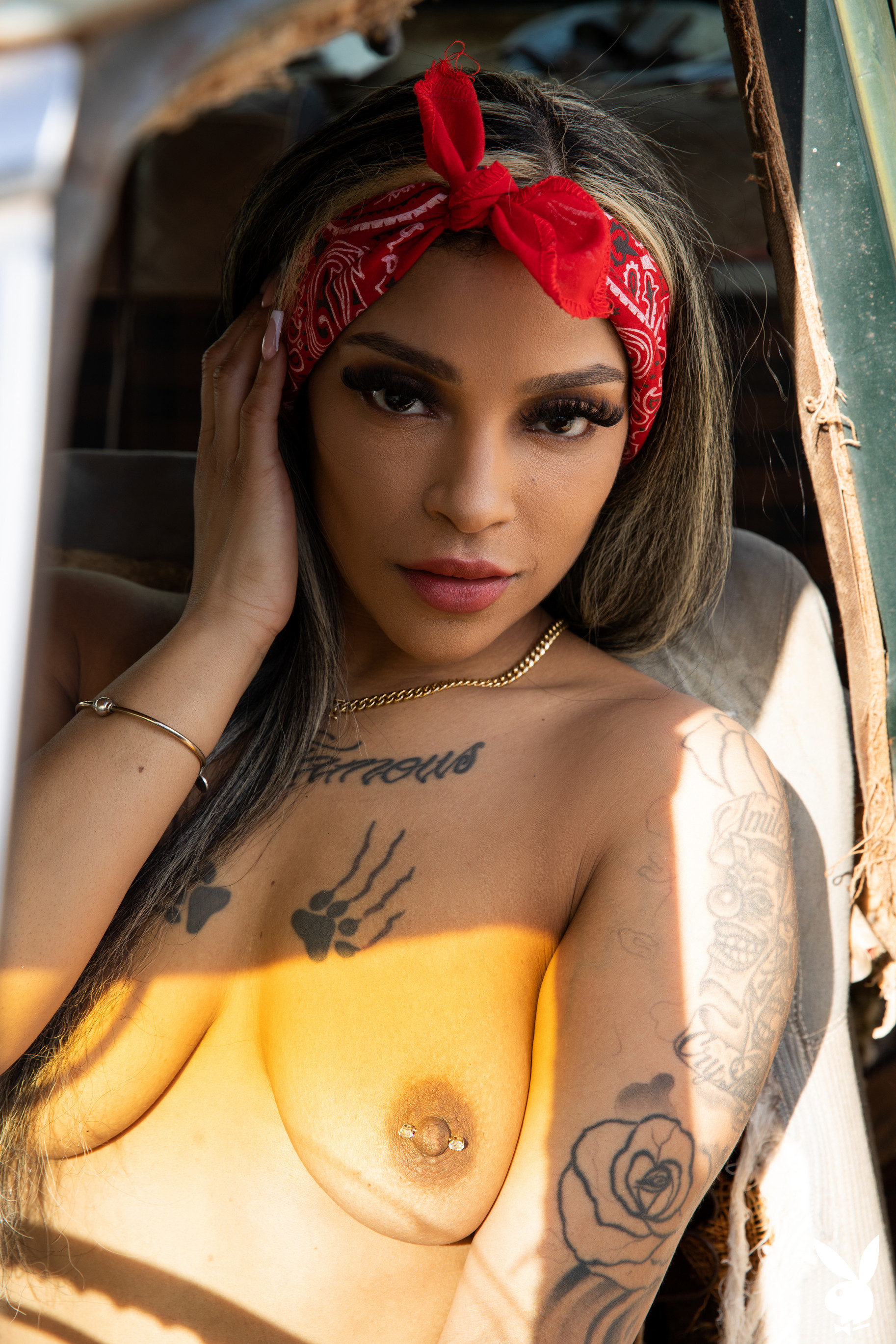 Londyn Chanel In Spark Plug - Picture 12
