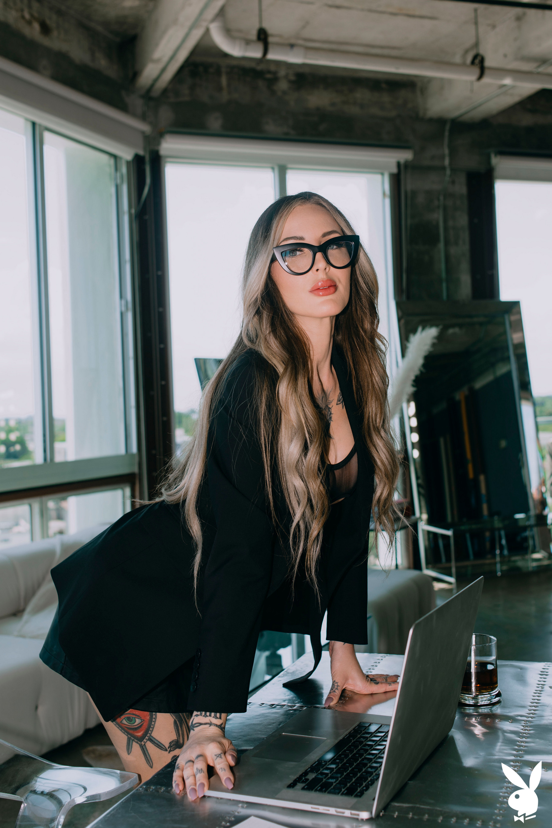 Paige Amaze In Creative Kick - Picture 01