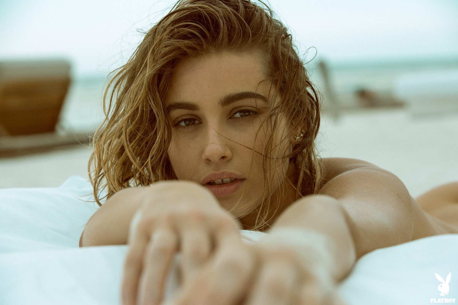 Gabriela Giovanardi In Blue Waters - Picture 15