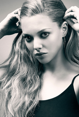 Amanda Seyfried Sexy Pics