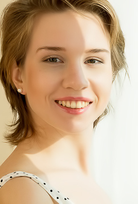 Sexy Brunette Alice Klay