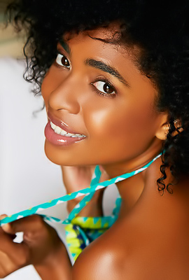 Sexy Ebony Luna