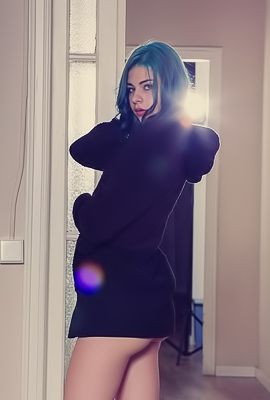 Sexy Nude Chick Ivy Blue