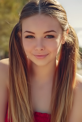 Erotic Babe Lana Lea