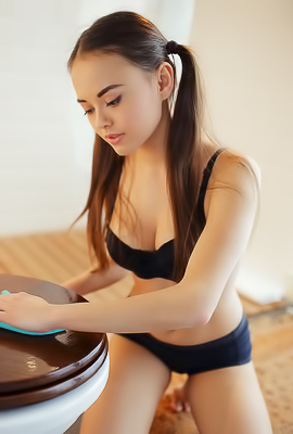 Beautiful Busty Brunette Li Moon