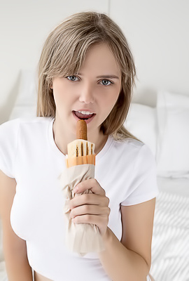 Marciana Beautiful Breasts Jiggling Alluringly