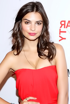 Gorgeous Emily Ratajkowski