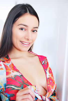 Shelena Voluptuous Beauty Is Soon Naked