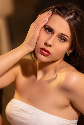 Amber Slassh Voluptuous Hungarian Brunette Is Soon Naked