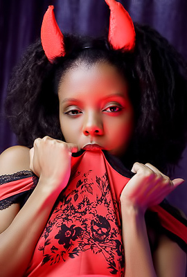 Sukki T Parts Her Silky Thighs To Flaunt The Wild Curls