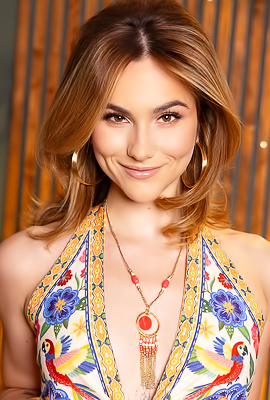 Ophelia Fae Beautiful Babe With Vagina And Butthole Shots