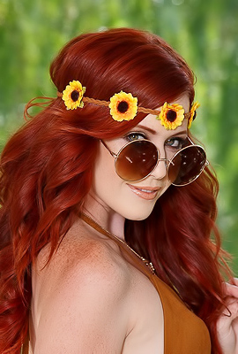 Elle Alexandra - Hippie Redhead In Denim Shorts - Shaved Pussy Fingering