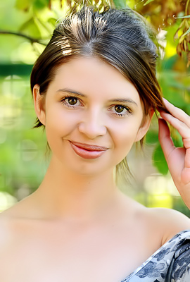 Simona Enjoying To Show Her Naked Body