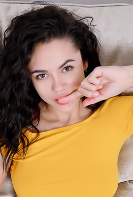 Dzhili Shows Enticing Rear View Of Her Perfect Ass