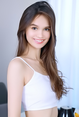 Anastasia Bella Exposing Her Plump-lipped Pussy