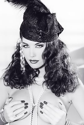 Seana Ryan Penthouse Vault Glamour Highlights Hollywood Hope In 1995