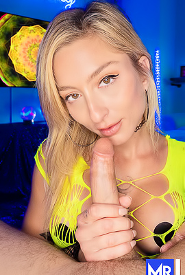 Dreaming Of Kathryns Lips On My Cock And Her Petites Ass