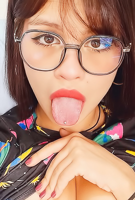 Lilith Baph Pours Bubbly Liquid Onto Her Pussy