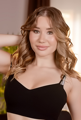 Amalia Davis Teases Each Thrust with a Hungry Glance